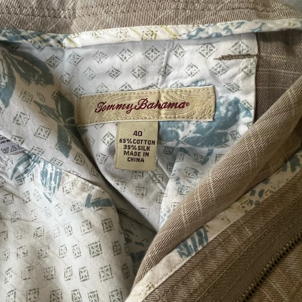 Tommy Bahama Chino Shorts Mens 40‎ Brown Plaid Cotton & Silk Blend Marlin Accent